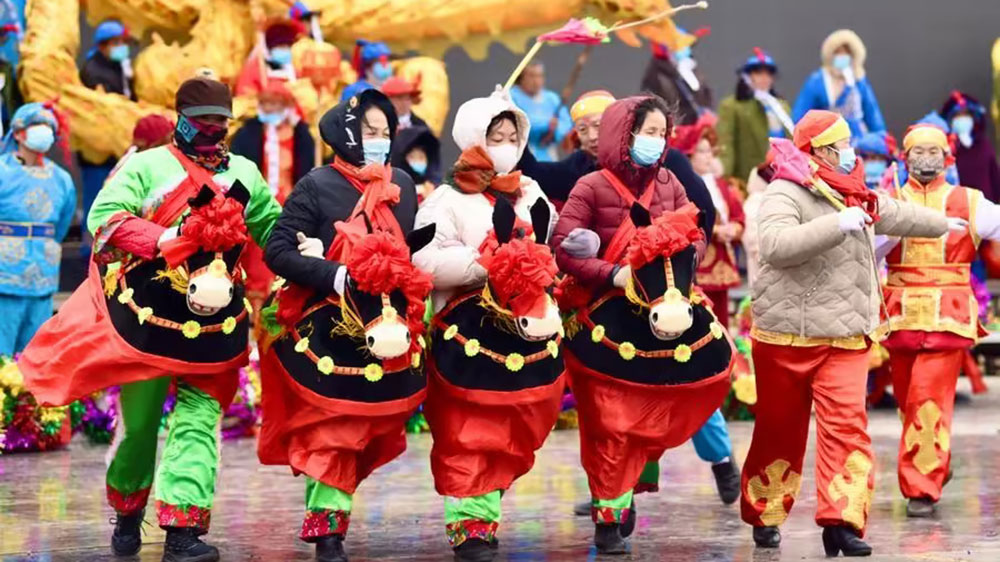 山東省元宵節(jié)民間藝術(shù)集中展演活動.jpg