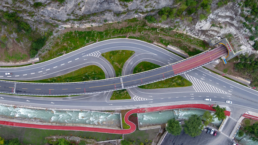 旅游公路配圖3.jpg