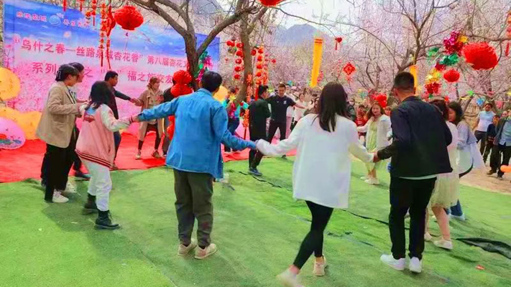 烏什縣2024年春季鄉(xiāng)村文化旅游節(jié)現(xiàn)場(chǎng)活動(dòng).jpg
