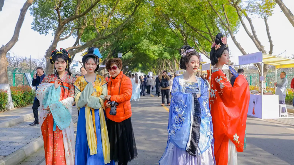 2024年蘇州樹山梨花文化旅游季現(xiàn)場.jpg