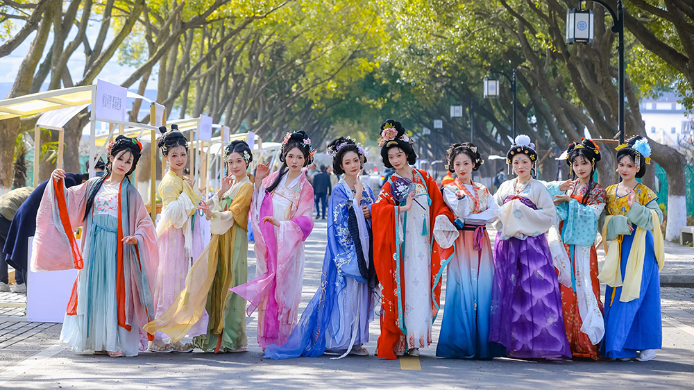 2024年蘇州樹山梨花文化旅游季現(xiàn)場合影.jpg