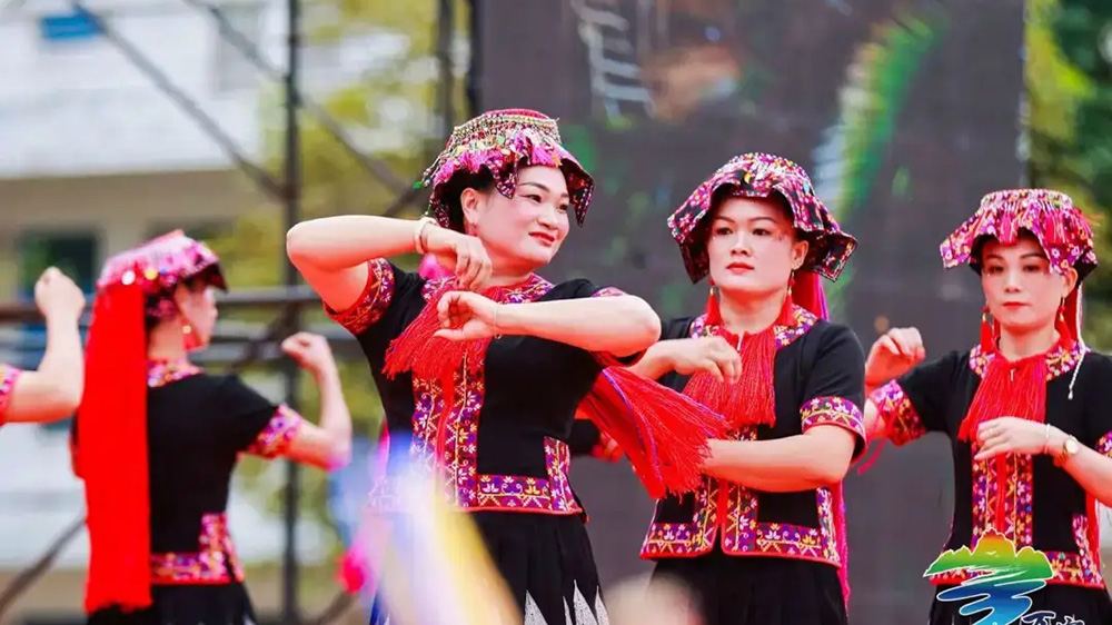 “三月三”萬寧分會(huì)場(chǎng)暨文化旅游節(jié)慶活動(dòng)現(xiàn)場(chǎng).jpg