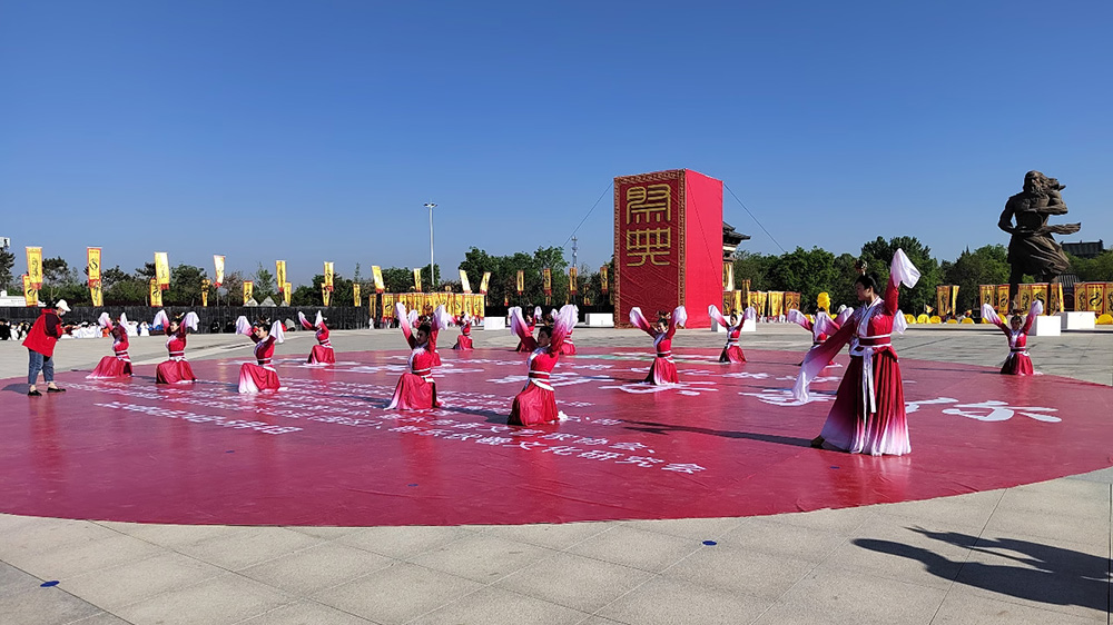 2024新樂(lè)伏羲文化旅游節(jié)現(xiàn)場(chǎng)節(jié)目.jpg