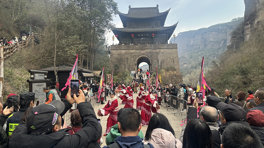 劍門關(guān)景區(qū)活動(dòng).jpg